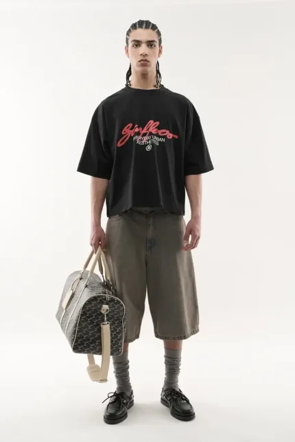 Signature Black T Shirt (1)